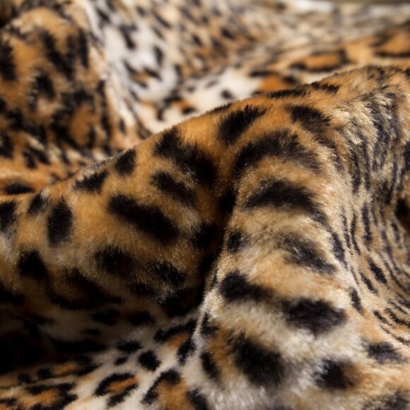 Luxe Home Decor Classic Faux Fur Throw | 1-Piece | Leopard | 50"x70" - Picture 3 of 4